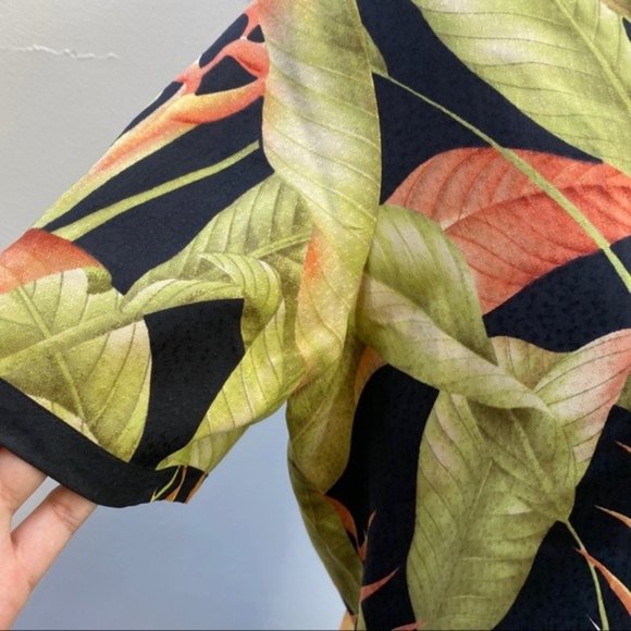 Tommy Bahama Blue 100% Floral Silk Button Up Shirt - Picture 6 of 10